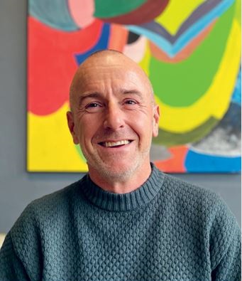 Sozialarbeiter Robert Lehr lächelt